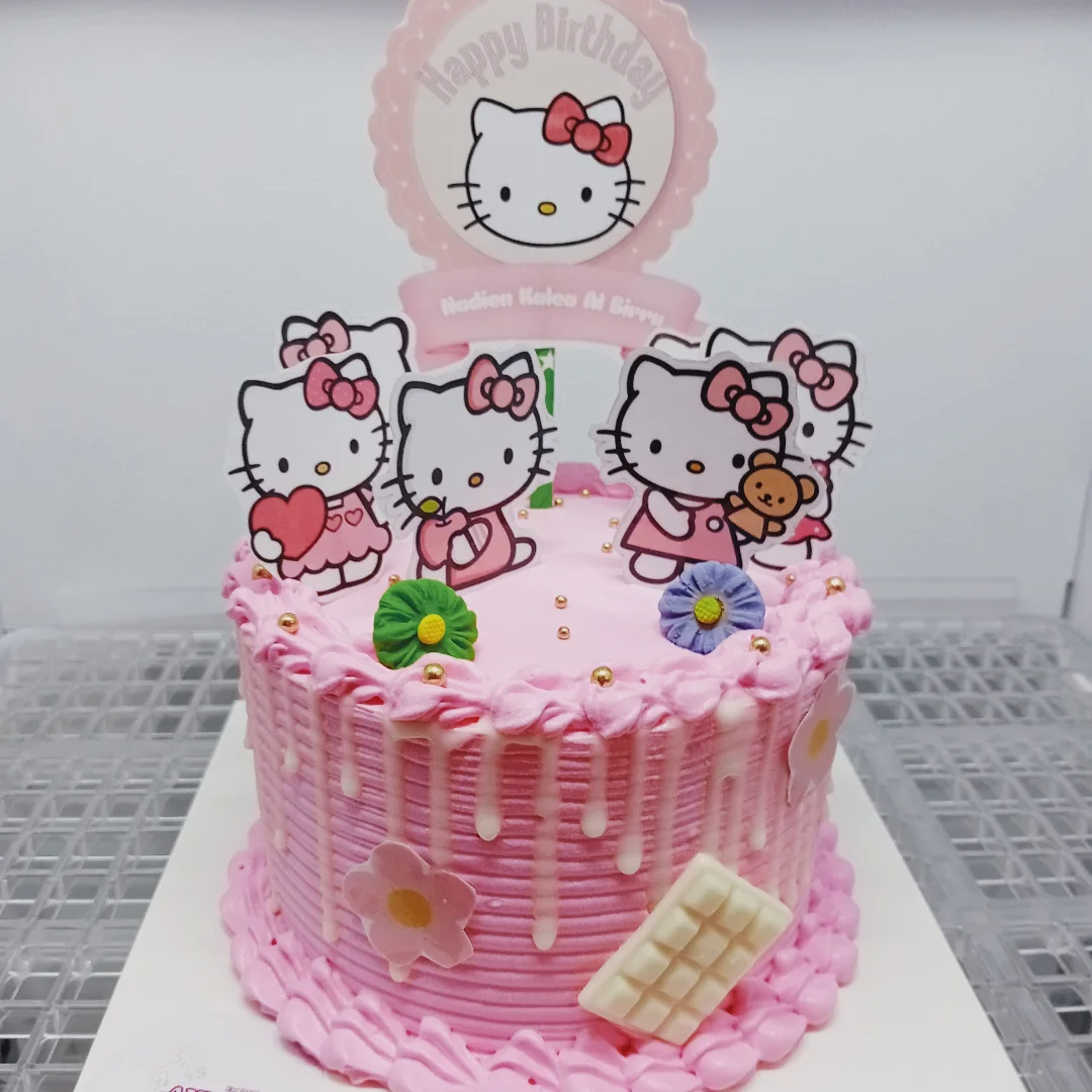 Hello Kitty themed cake